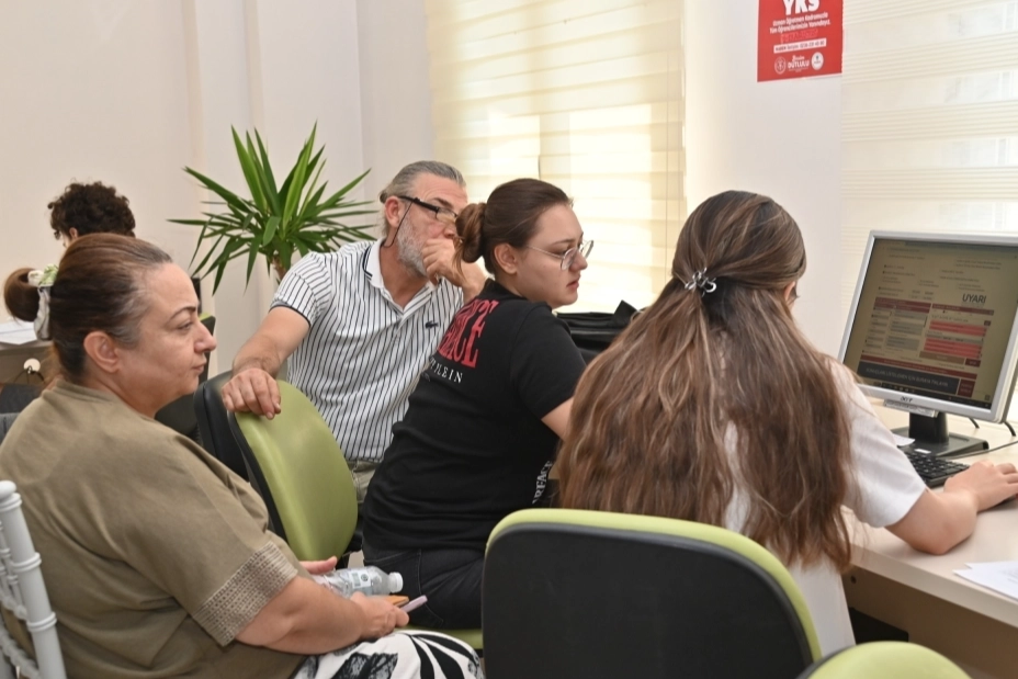 Manisa'da LGS adaylarına ücretsiz tercih desteği 