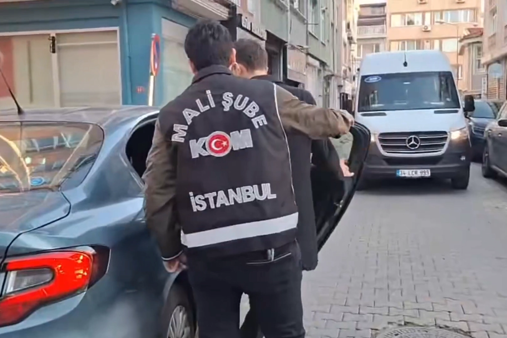 İstanbul merkezli 7 ilde yas dışı bahise 18 gözaltı! 