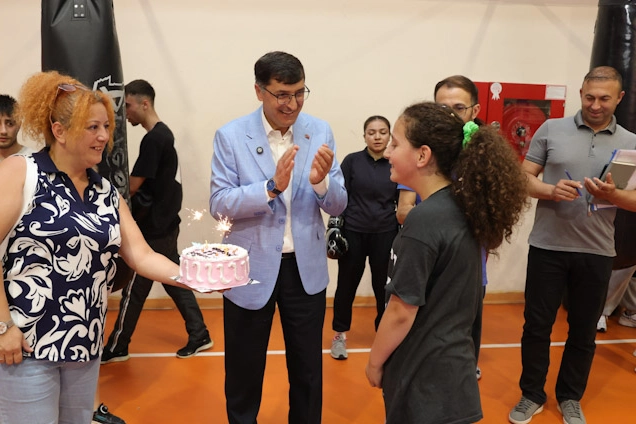 Kütahya'da Başkan Kahveci'den milli sporculara moral ziyareti 
