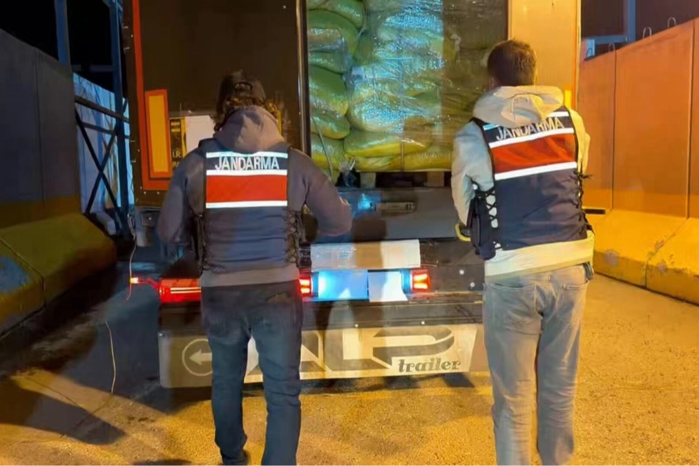 Van'da uyuşturucu operasyonu! 333 kilogram skunk ele geçirildi 