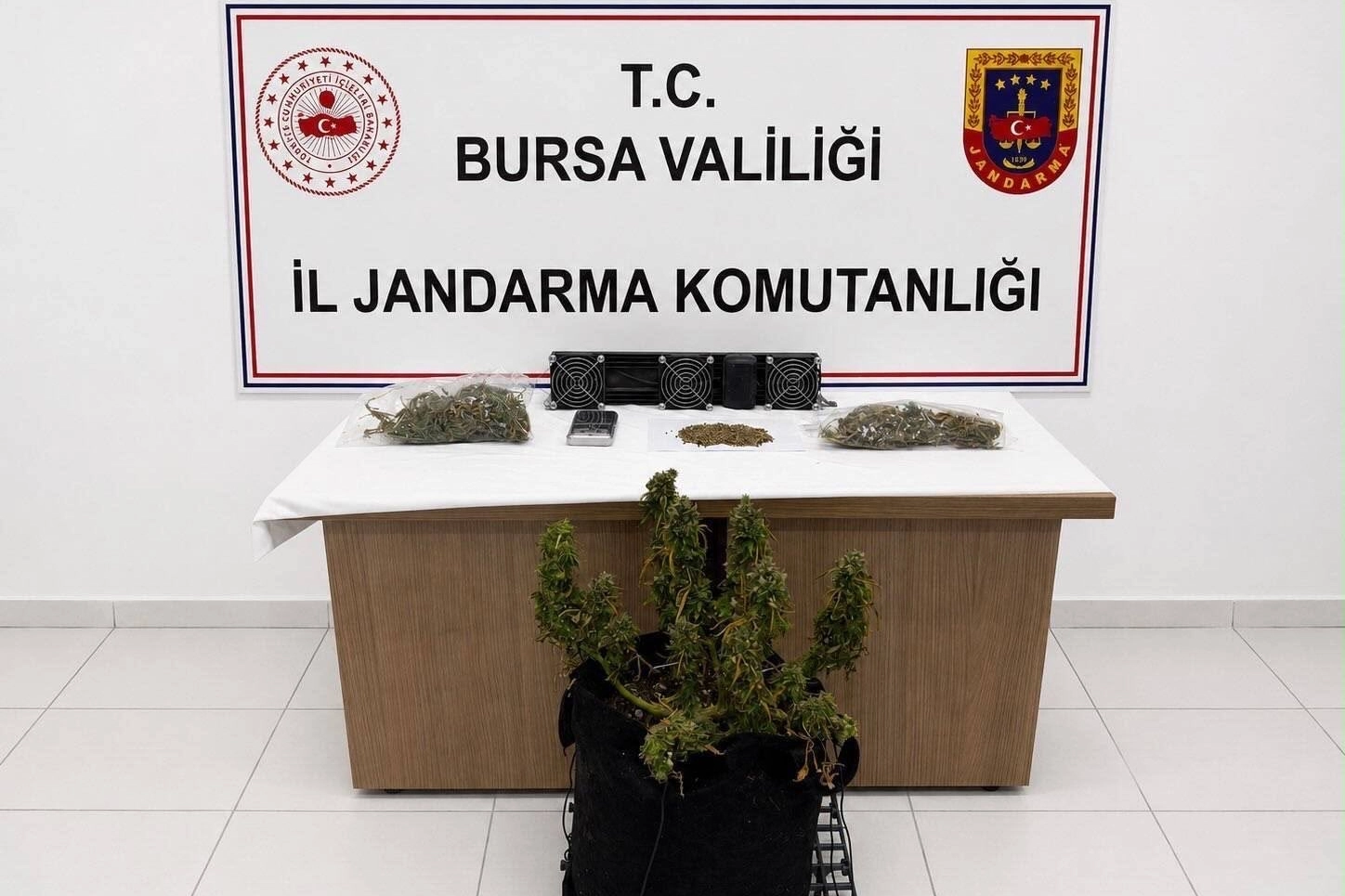 Bursa’da uyuşturucuya 3 gözaltı! 