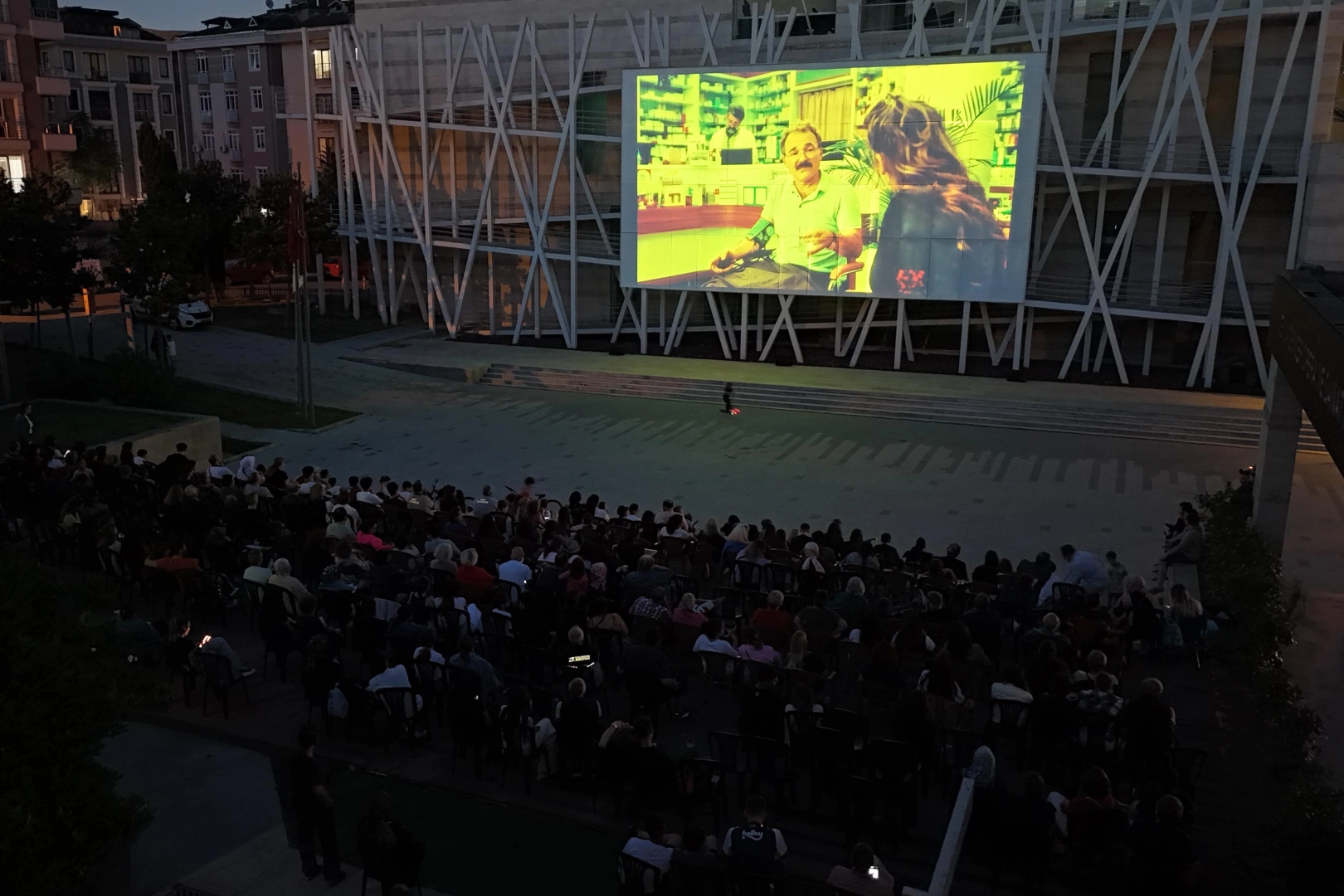 Bakırköy’de açık hava sinema günleri başladı 
