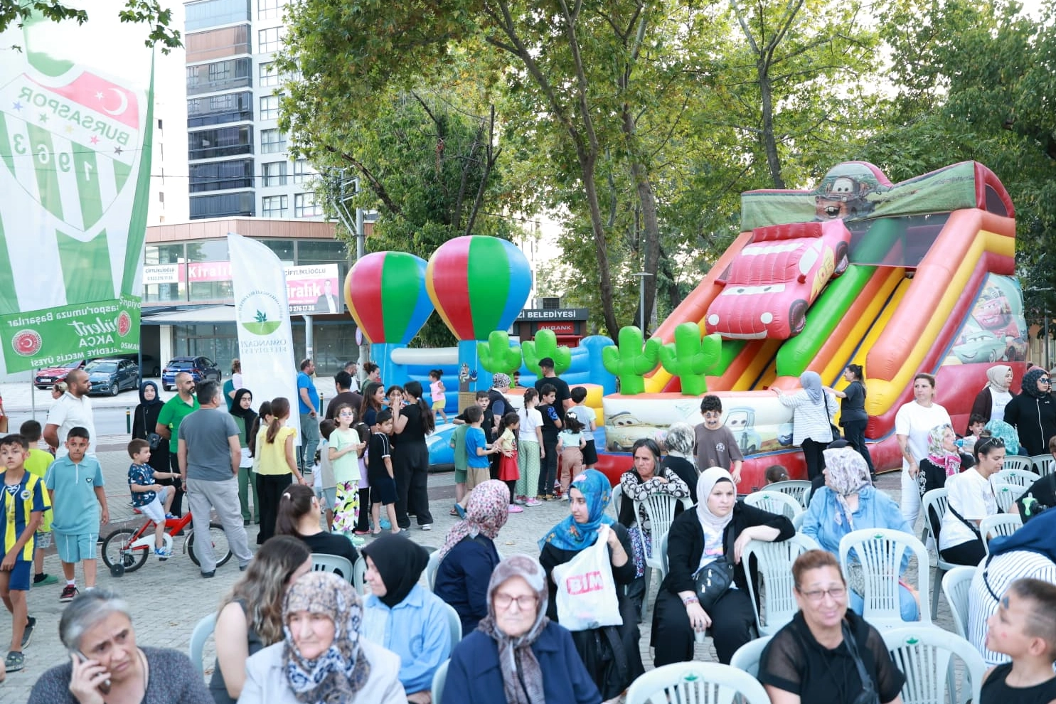 Osmangazi’de eğlence mahalle mahalle geziyor 