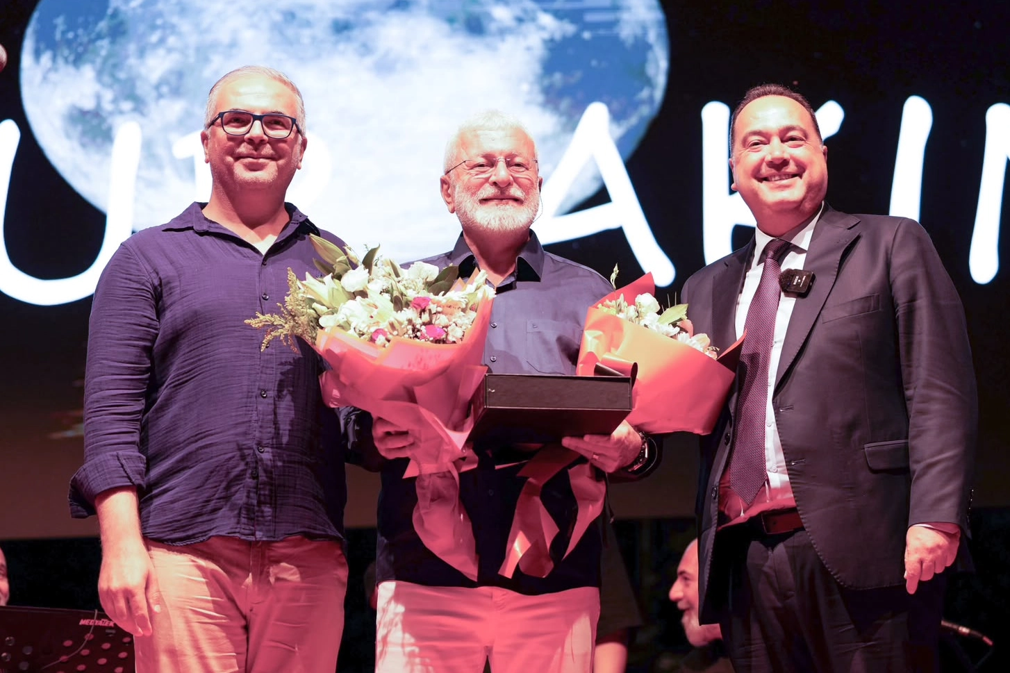 Manisa'da 27. Adala Hermos Festivali’nde Onur Akın rüzgârı 