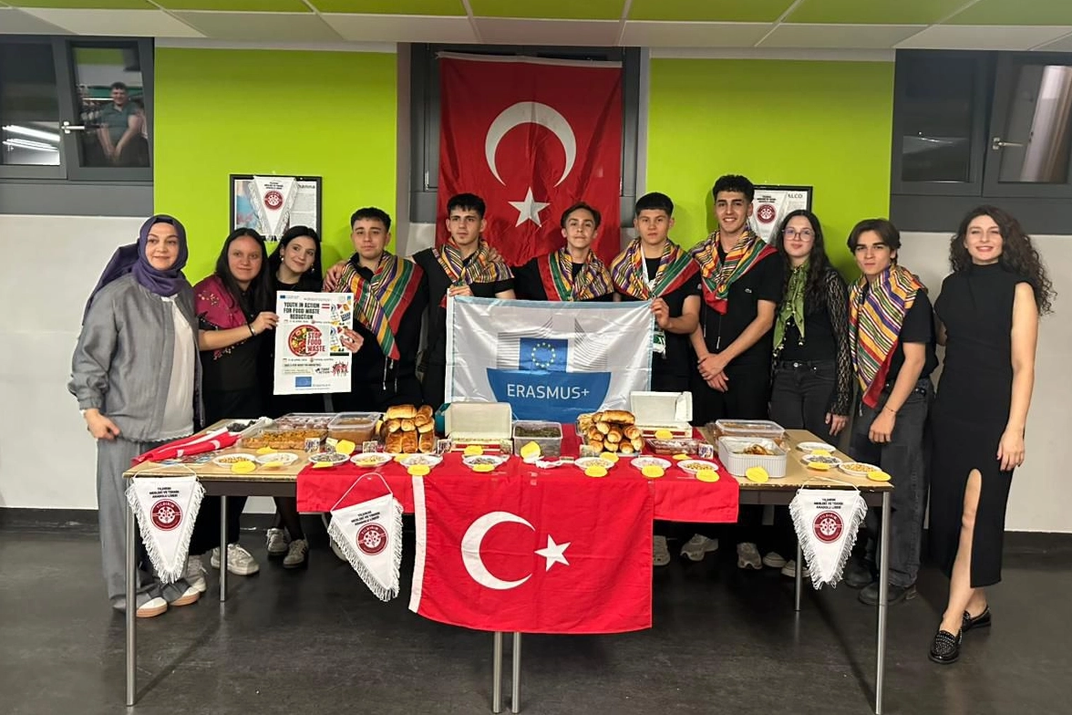 Bursa’da Yıldırım Ticaret MTAL, öğrencileri geleceğin mesleklerine hazırlıyor 