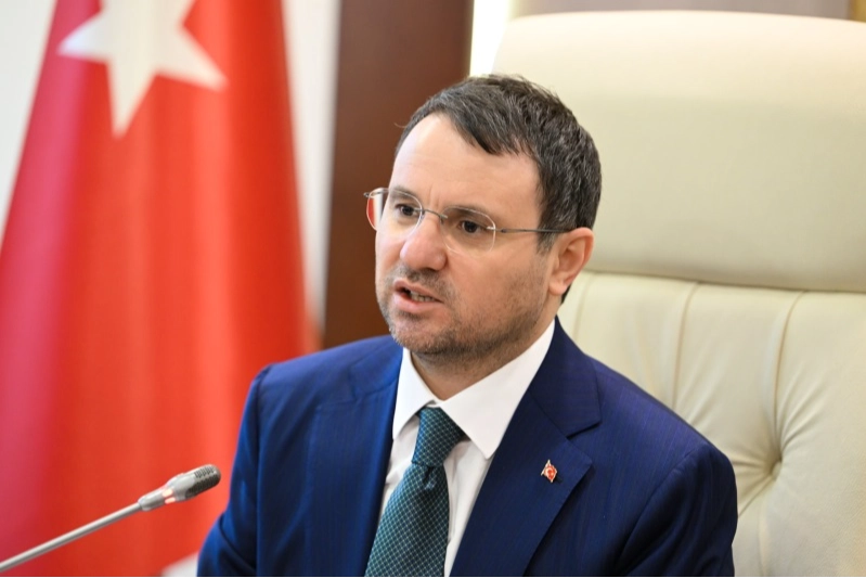 Adalet Bakanı Akın Gürlek manevi tazminat gelirini Türk Kızılay’a bağışladı 