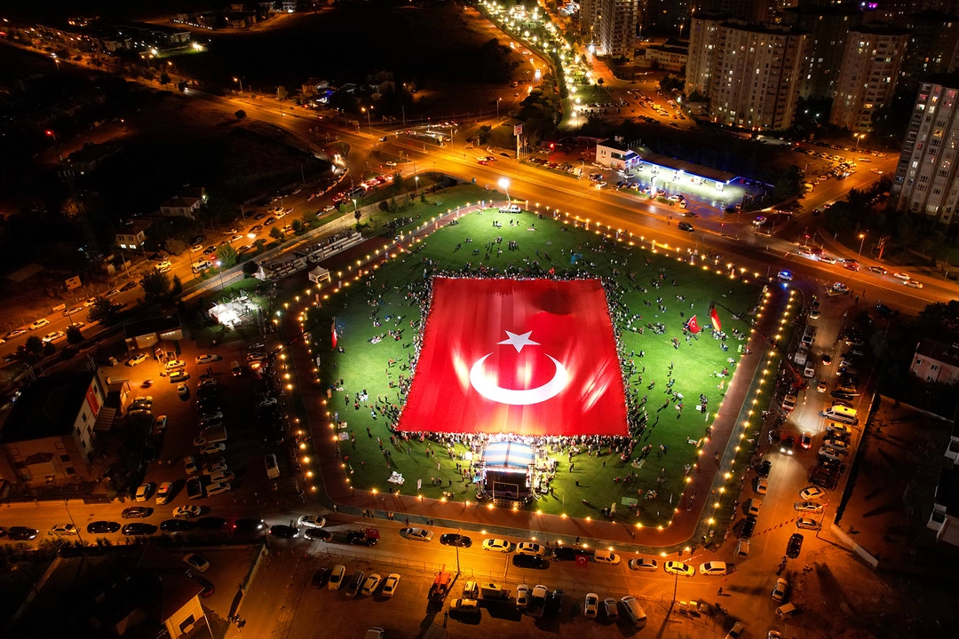 En büyük bayrak Kayseri Talas'ta dalgalanacak 