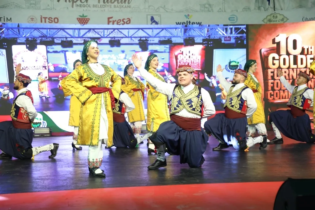 Dünyanın renklerini İnegöl’de buluşturan festival başladı 