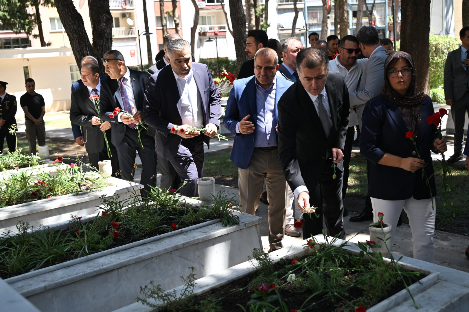 Manisa şehitleri unutmadı 