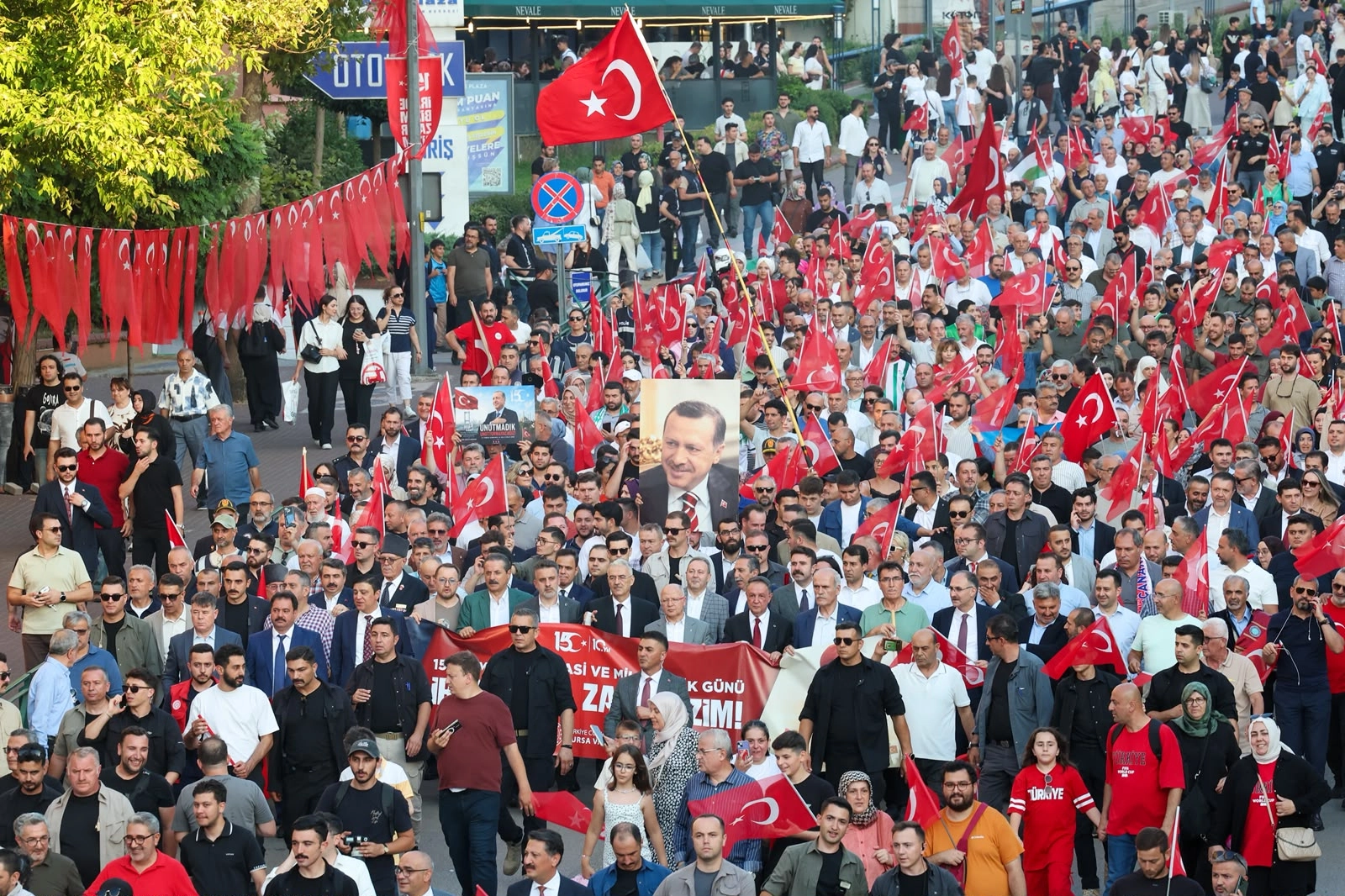 Bursa tek ses oldu: 15 Temmuz ihaneti asla unutulmayacak 