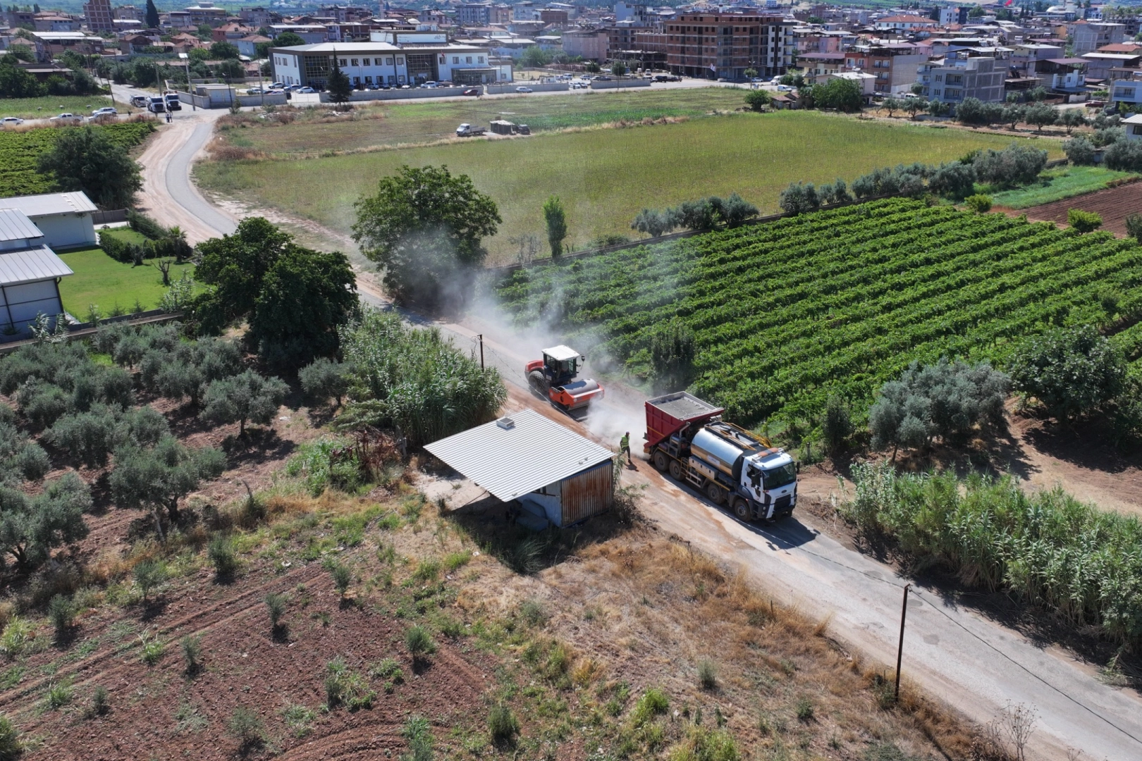 Manisa Ahmetli’ye 8 kilometrelik asfalt 