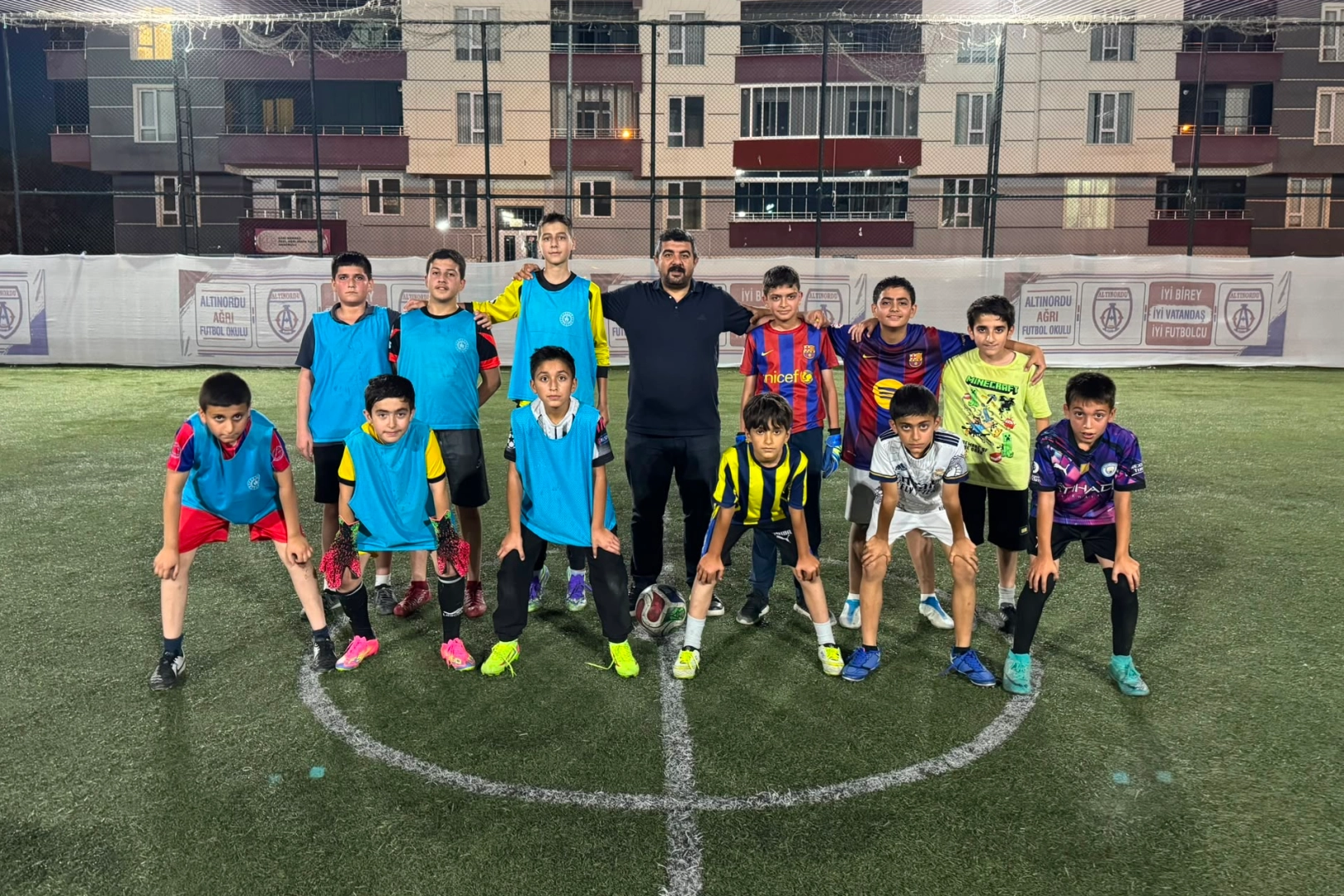 Futbol Saha Komiserleri Derneği Minikler Futbol Turnuvası sona erdi 