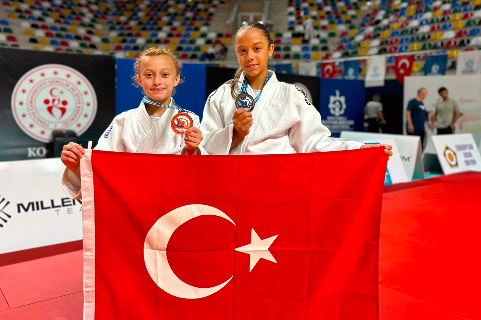 Sakaryalı sporcular judo ve güreşte kürsünün sahibi oldu 