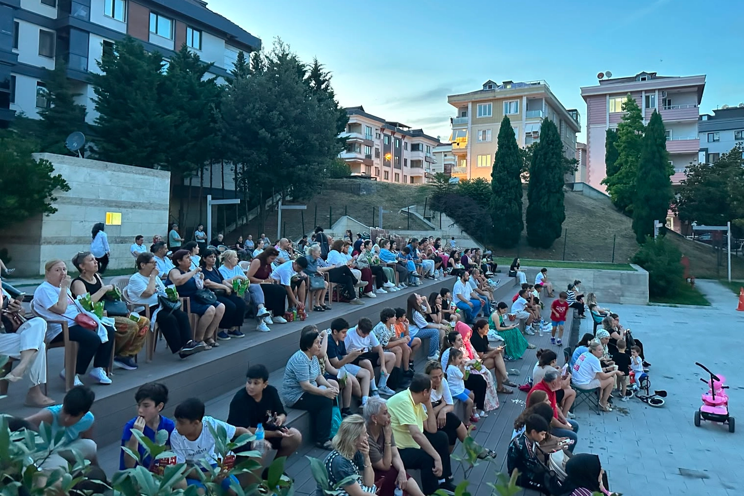 İstanbul Bakırköylüler açık hava sinema günlerinde buluşuyor 