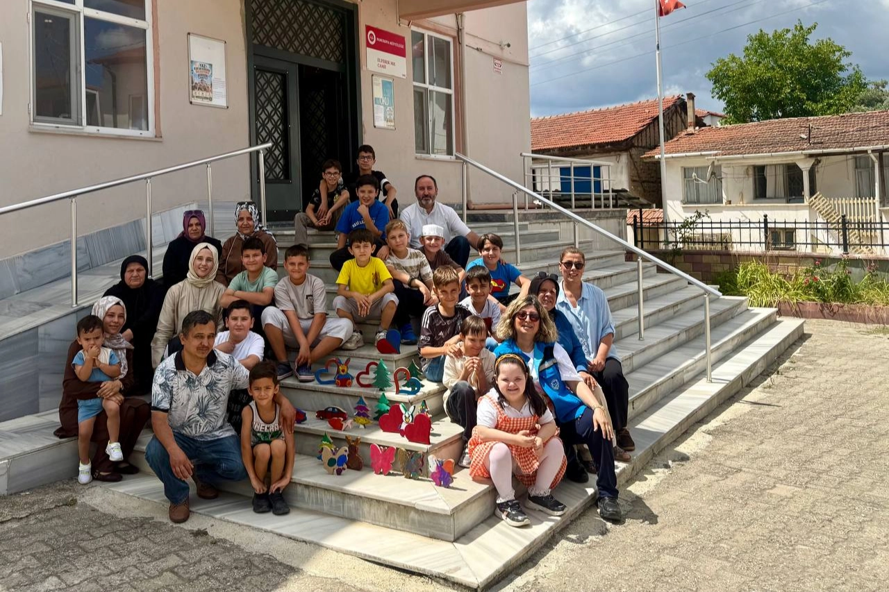 Sakarya'da gezici umut atölyesi mahalle mahalle umut taşıyor 