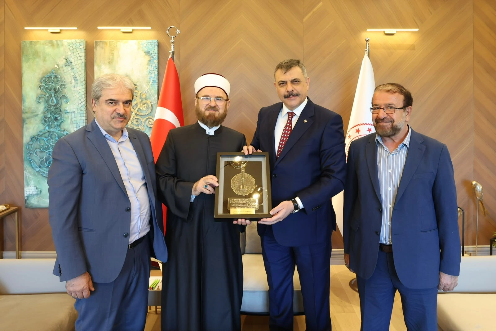 Bakan Çiftçi, Dünya Müslüman Âlimler Birliği Başkanı Karadaği'yi ağırladı 