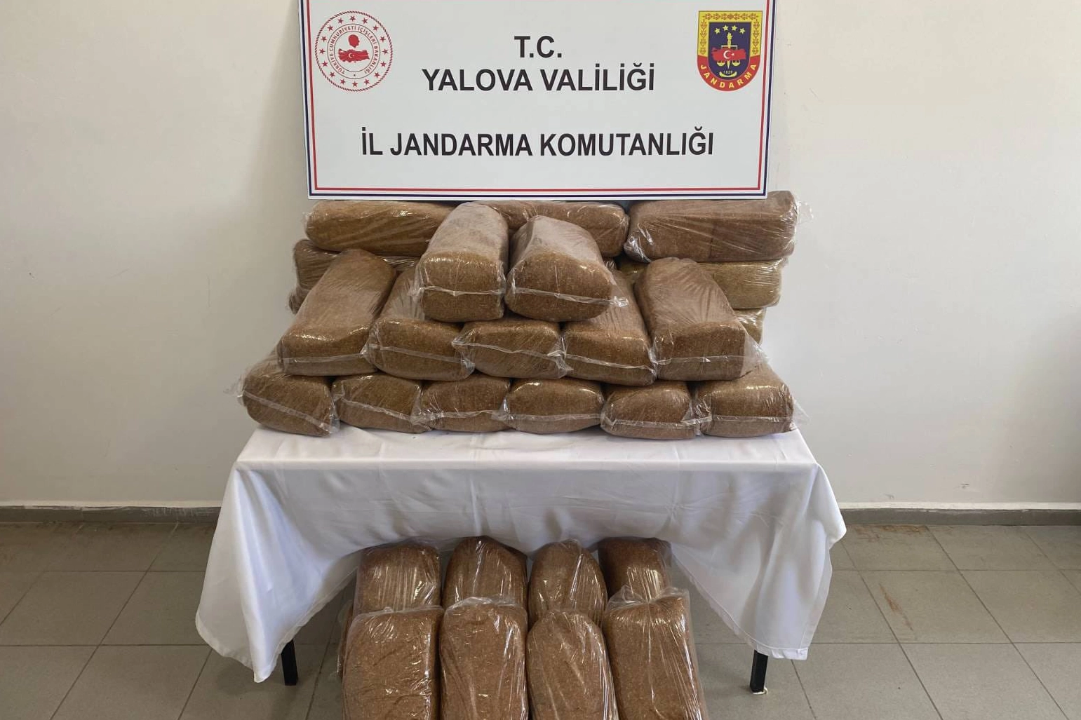 Yalova'da 160 kilogram bandrolsüz tütün ele geçirildi 