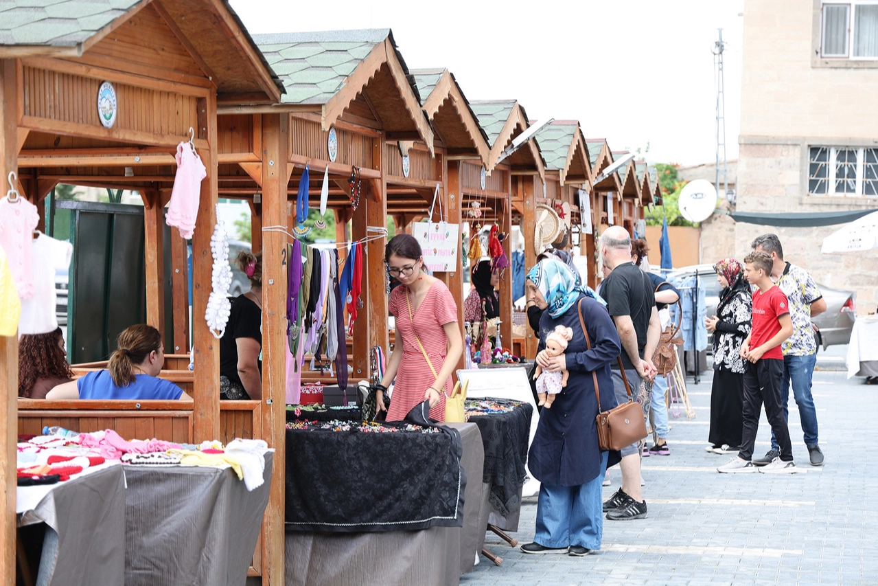 Kayseri Talas'tan kadınıjn emeği var 