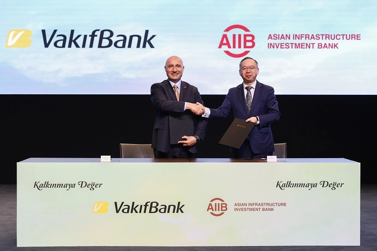 VakıfBank’tan deprem bölgesine 300 milyon dolarlık finansman 