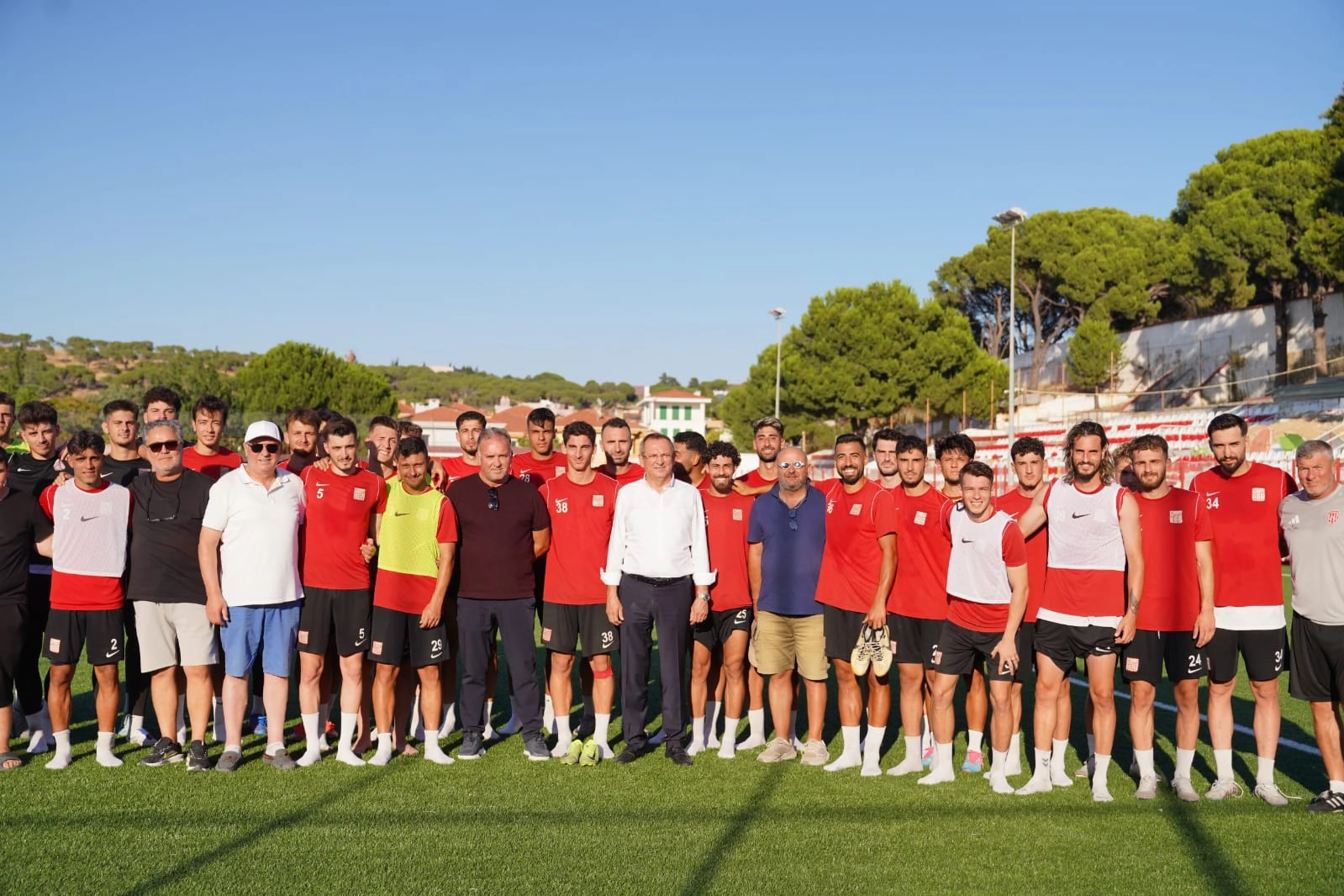 Mesut Ergin’den Ayvalıkgücü Belediyespor’a ziyaret 