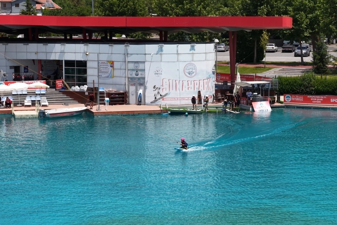 Kayseri Büyükşehir Yaz Spor Okulları'na büyük ilgi 