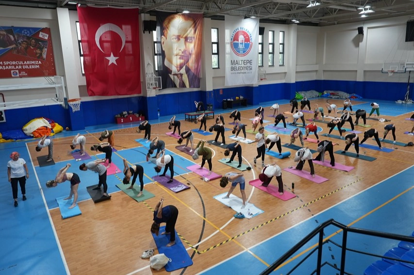 Maltepeli kadınlara ücretsiz yoga desteği 