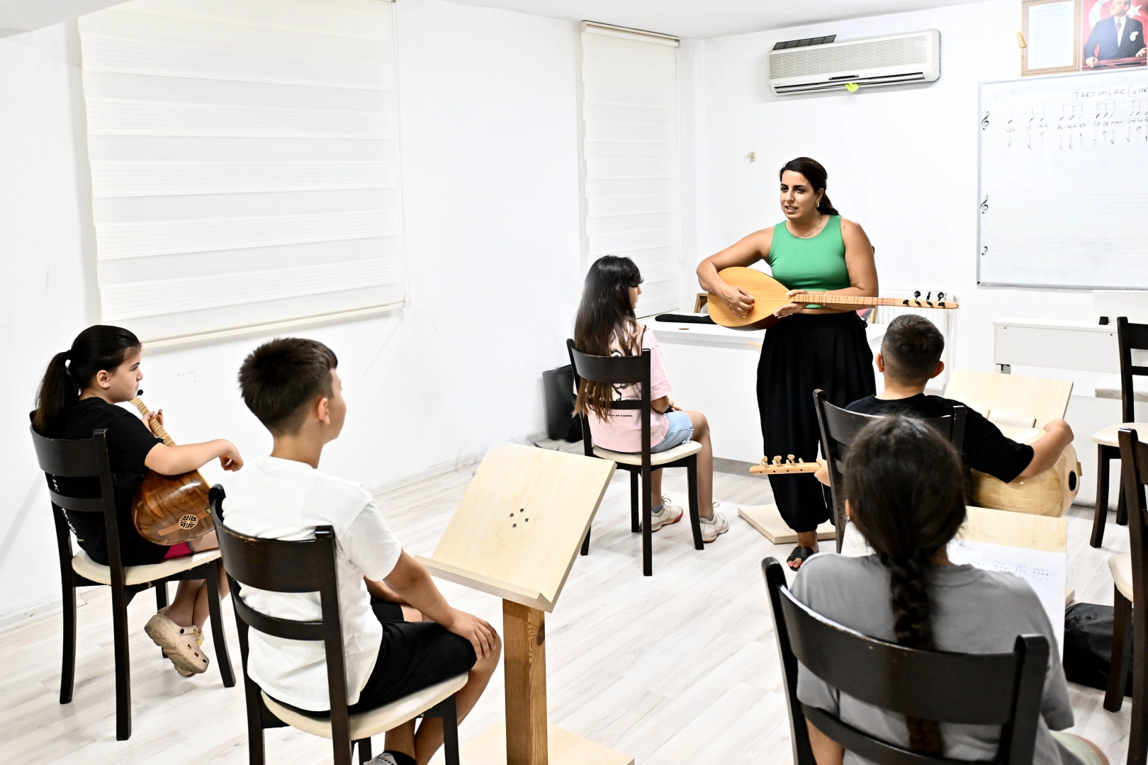 Antalya'da bağlamanın sesi Değirmenönü’nde yankılanıyor 