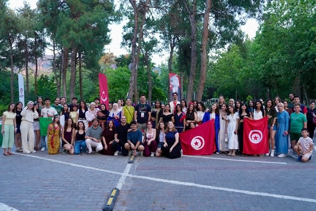 Denizli’de gençler kültür şöleninde buluştu 