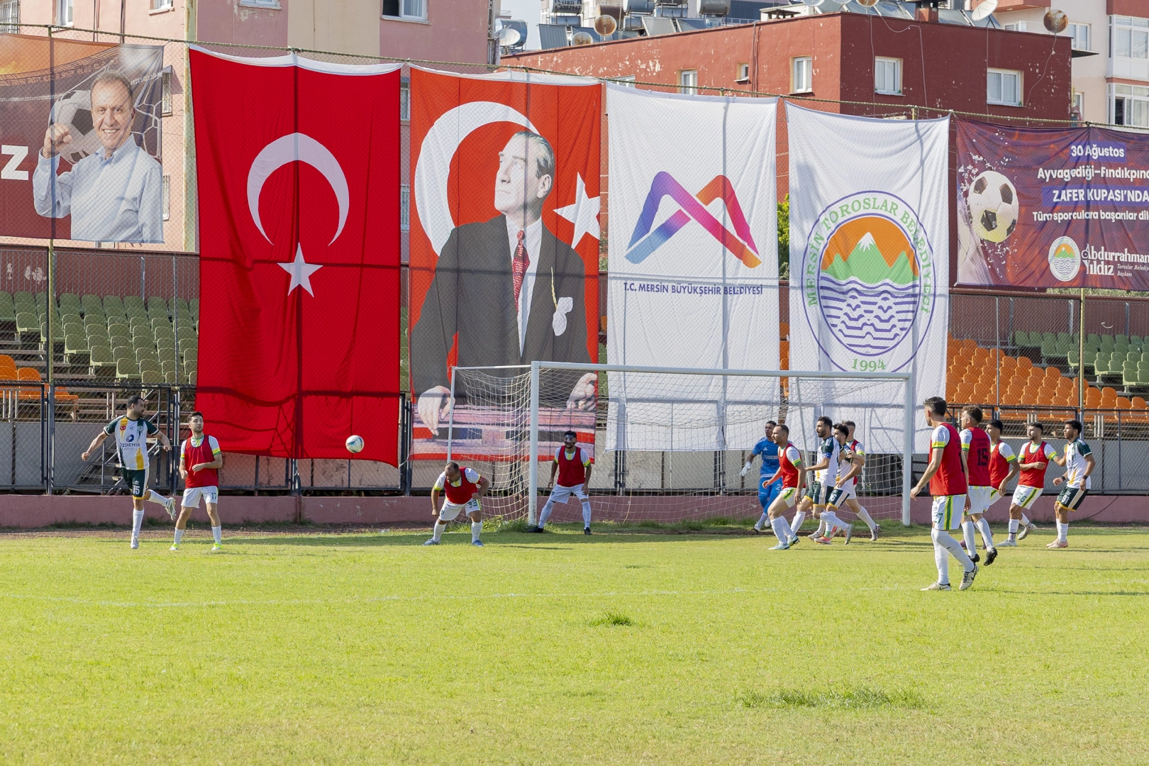 Mersin'de 30 Ağustos Zafer Kupası futbol heyecanı başladı 