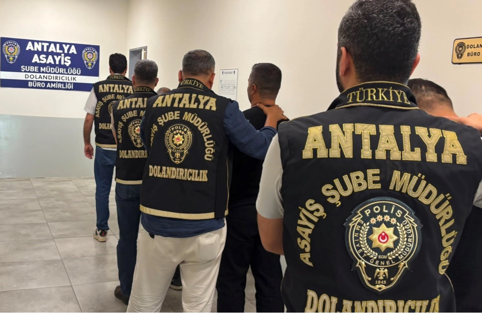 Antalya'da bir haftada 242 kişi tutuklandı 