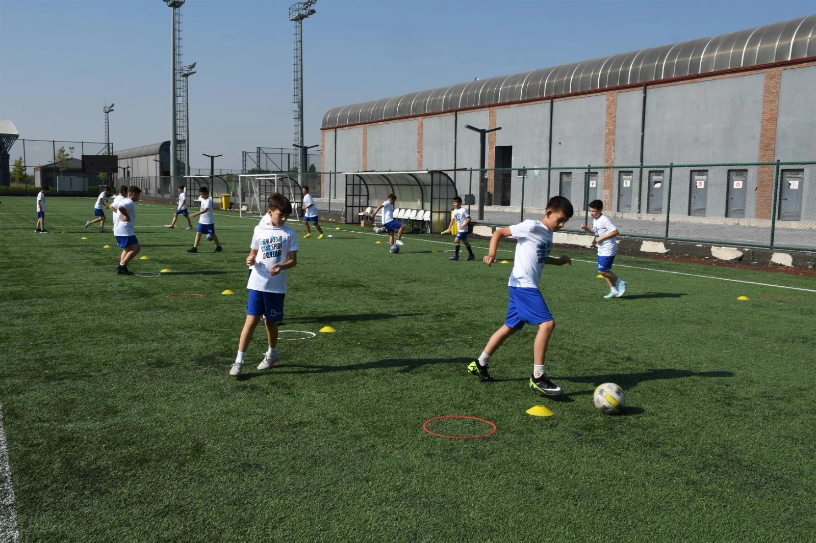 Balıkesir’de Yaz Spor Okulları çocukları ve gençleri buluşturuyor 