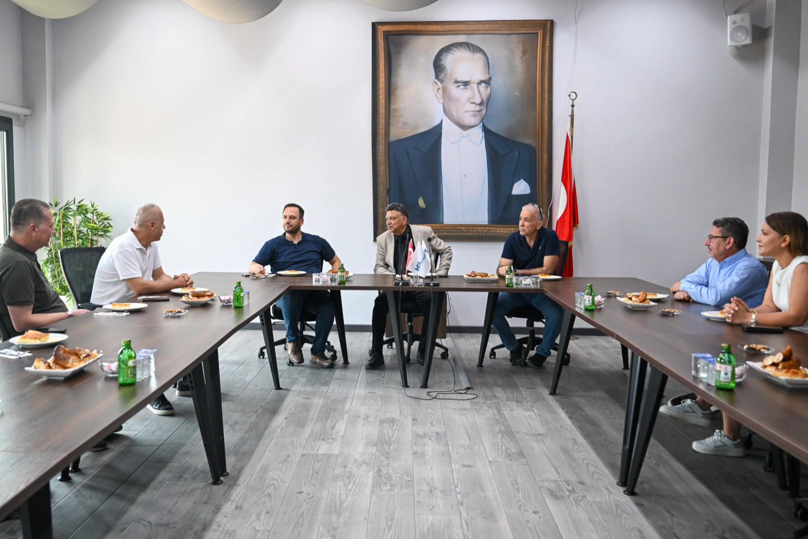 İzmir Bornova Belediye Başkanı Eşki’den MTK Sitesi’ne ziyaret 