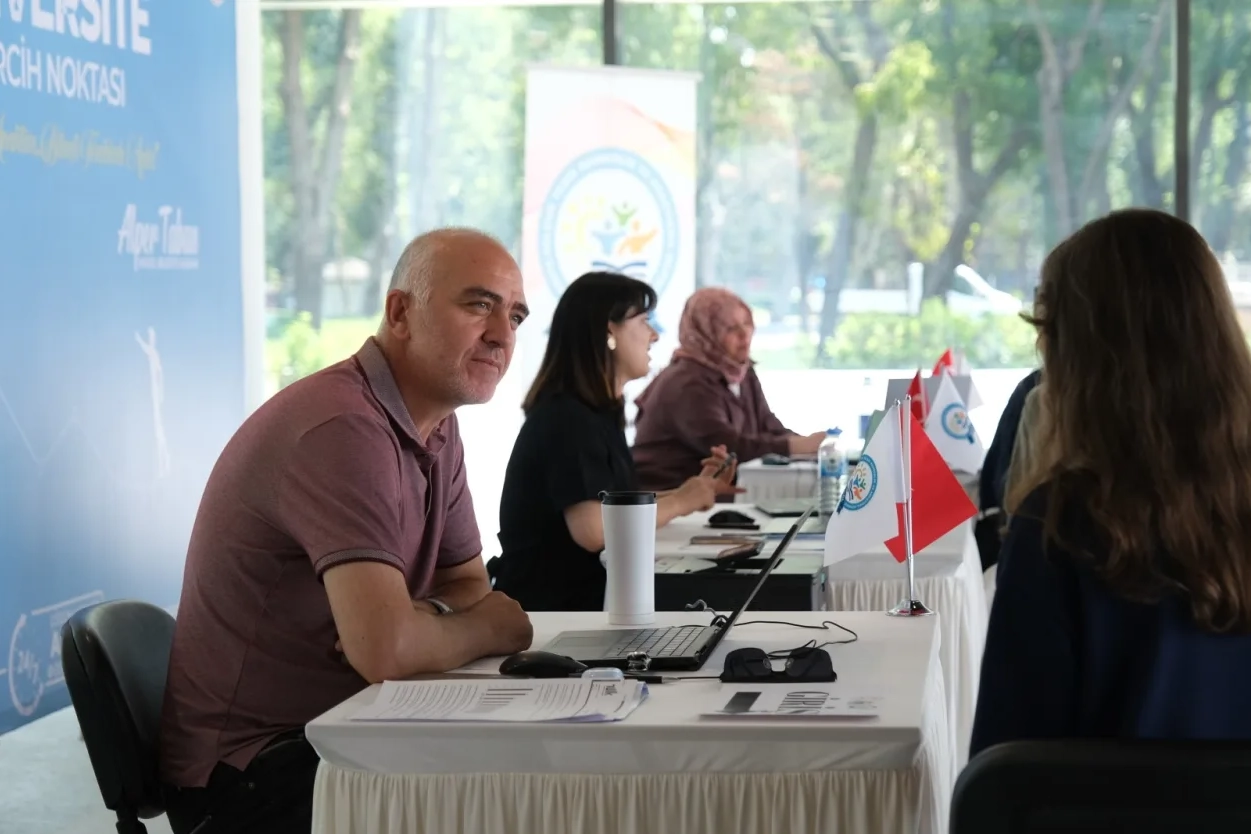 İnegöl Belediyesi’nden öğrencilere ücretsiz danışmanlık 