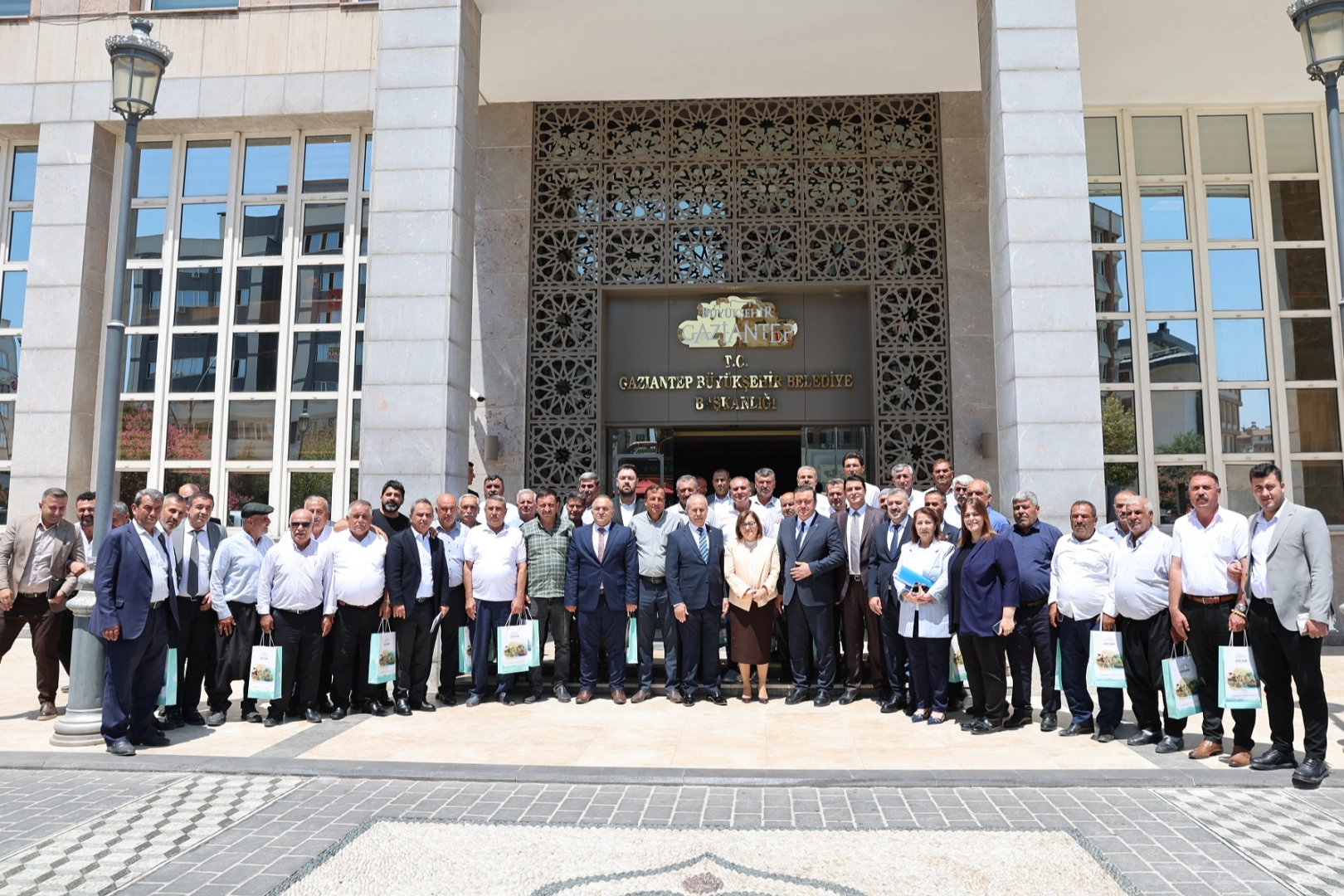 Gaziantep Şehitkamil'de Başkan Şahin muhtarlarla buluştu 