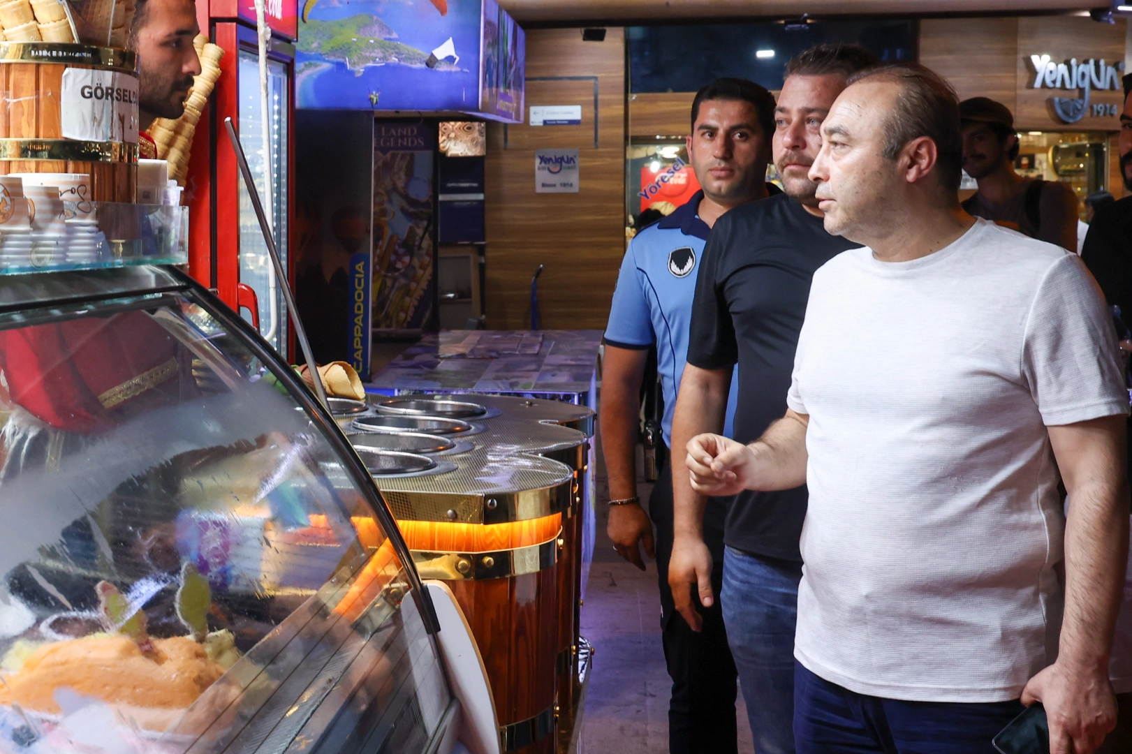 Antalya’da kaldırım ve yol işgallerine sıkı denetim 