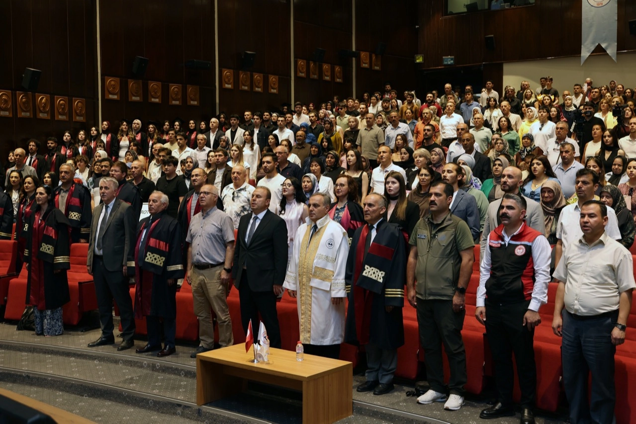 ERÜ Veteriner Fakültesi yeni mezunlarını verdi 