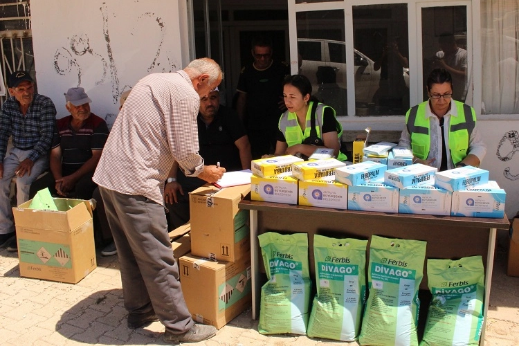 Antalya Büyükşehir’den selden etkilenen üreticilere destek 