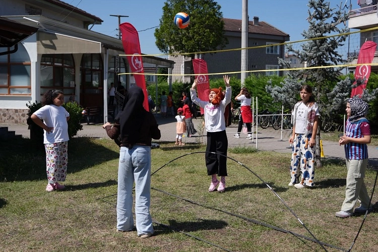 Düzce’de “Hareket Camide” projesinde Kur’an kursu öğrencileri sporla buluştu 