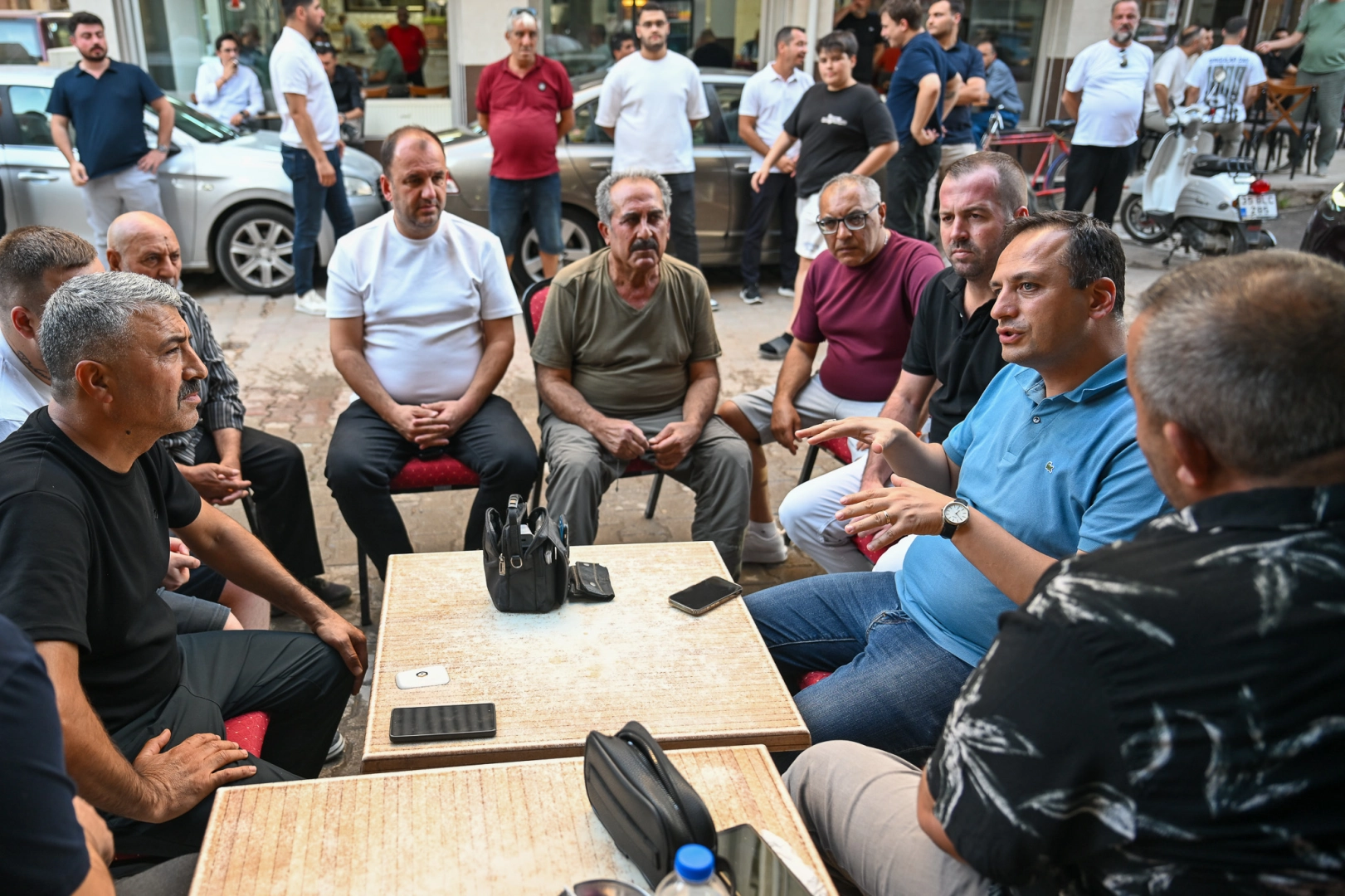 Başkan Eşki’den Çamdibi’nde esnaf turu 