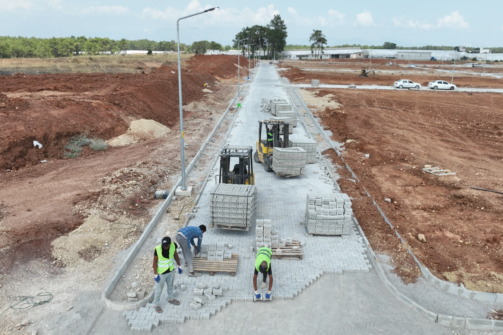 Antalya Büyükşehir’den mezarlıklarda kapsamlı çalışma 