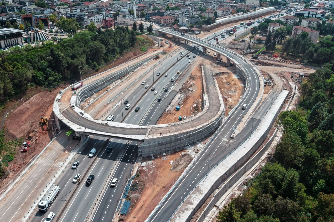 Kocaeli'de gece trafiğe 8 saatlik mola 