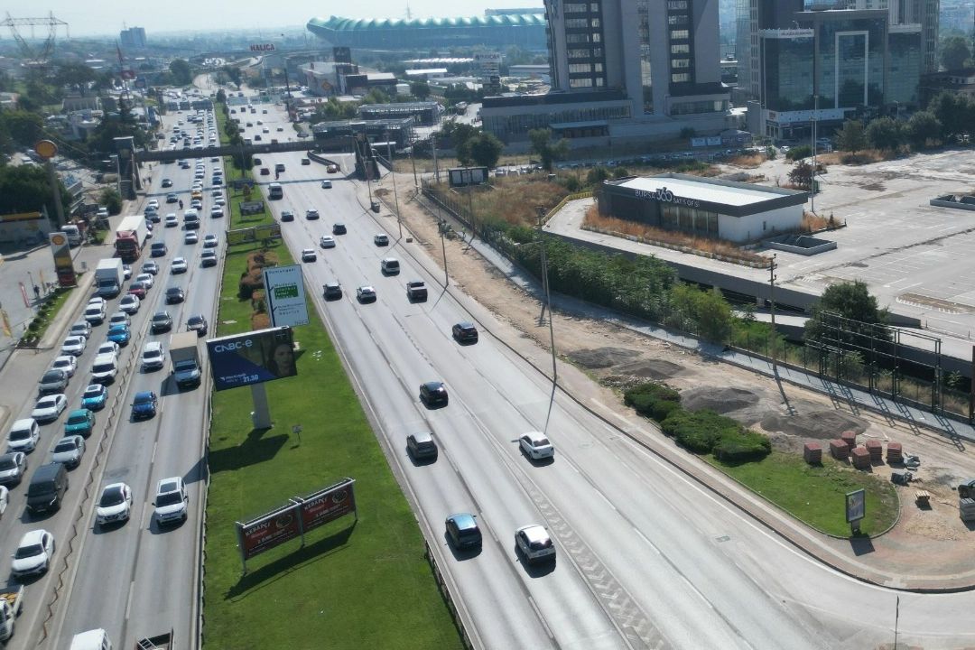 Bursa Büyükşehir’den Liman Caddesi’ne kapsamlı yenileme 