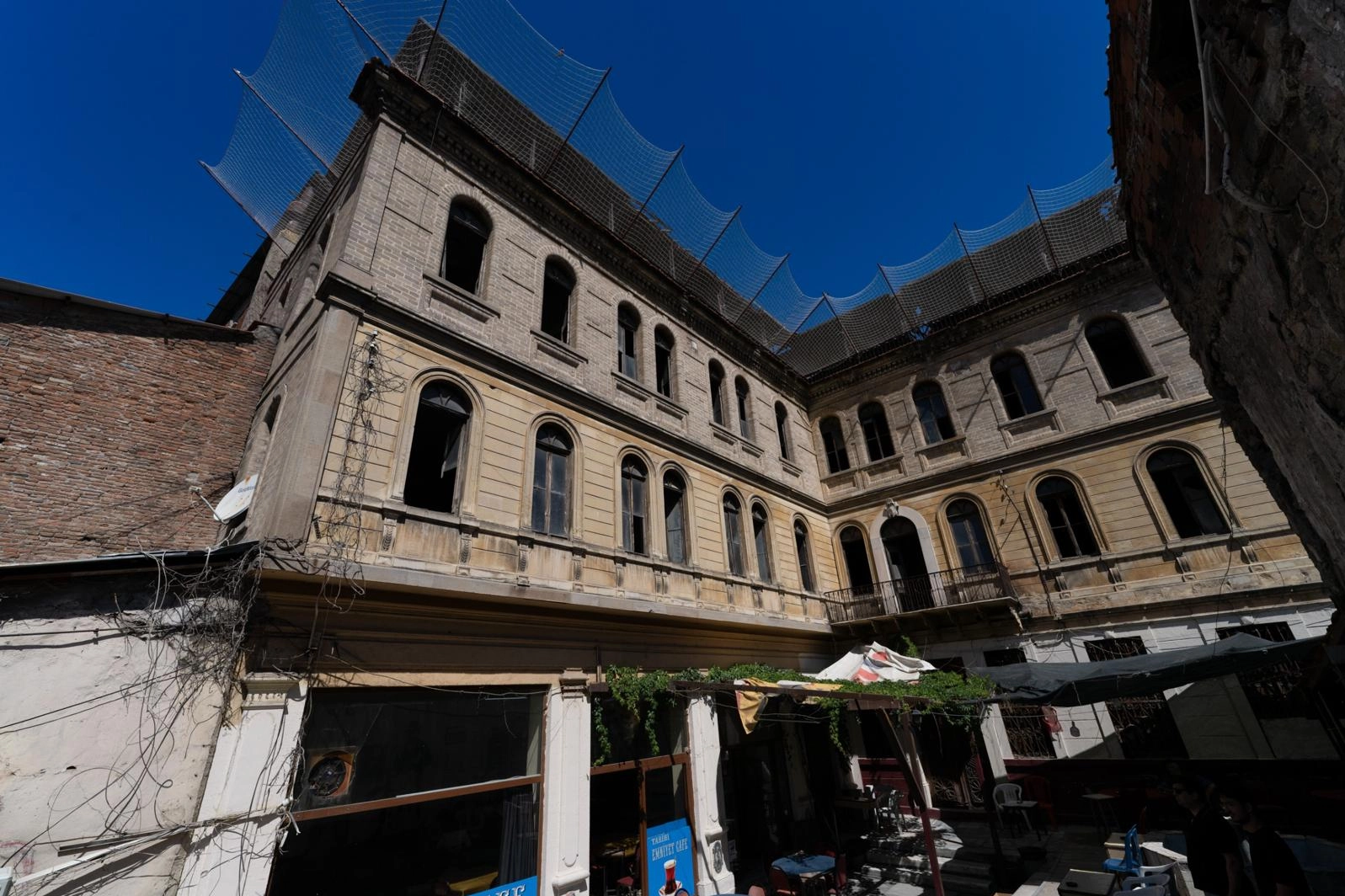 İzmir’in simge yapısı Cihan Palas yeniden hayat buluyor 