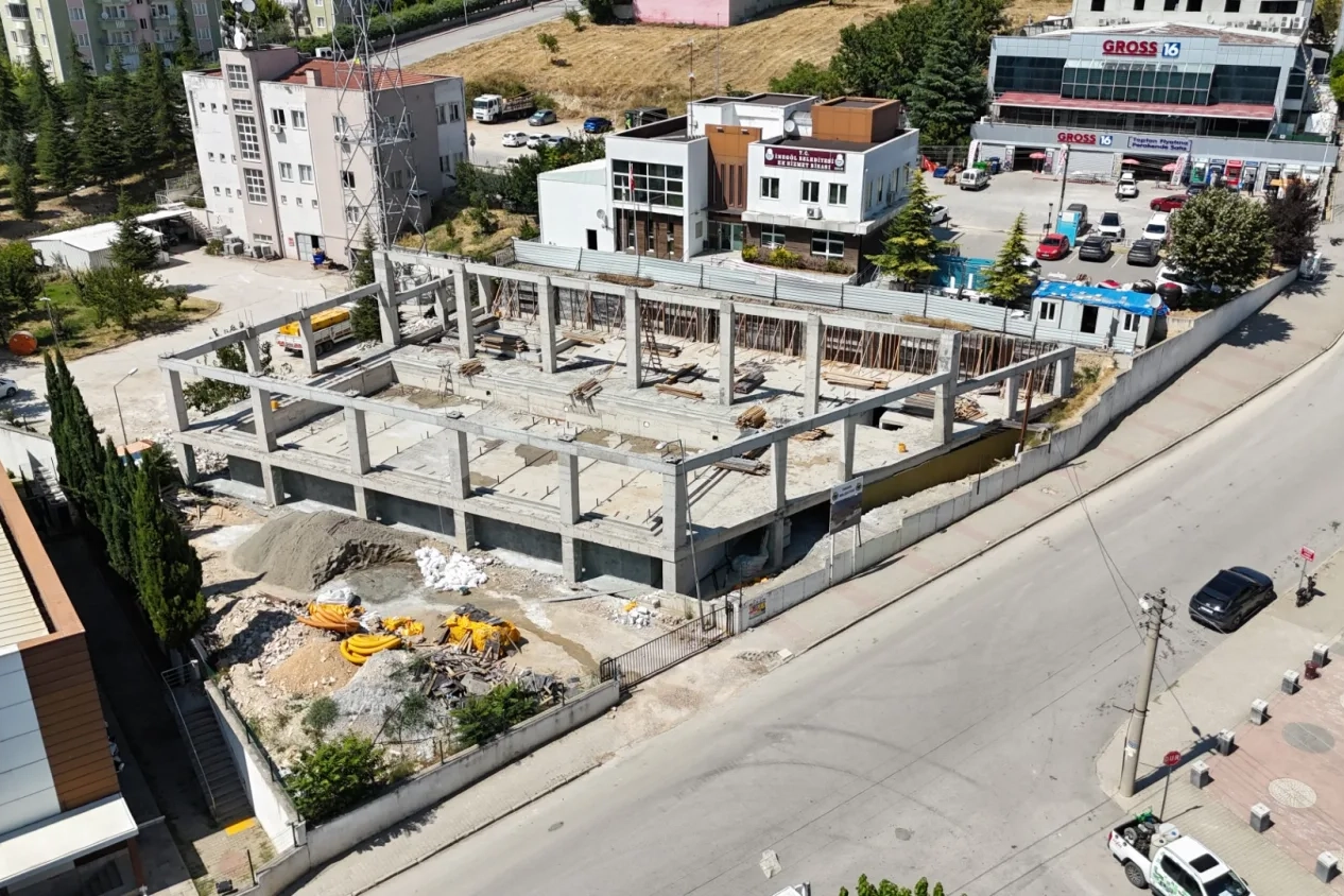 Bursa İnegöl'de Alanyurt Yüzme Havuzu'nda çalışmalar tam gaz 