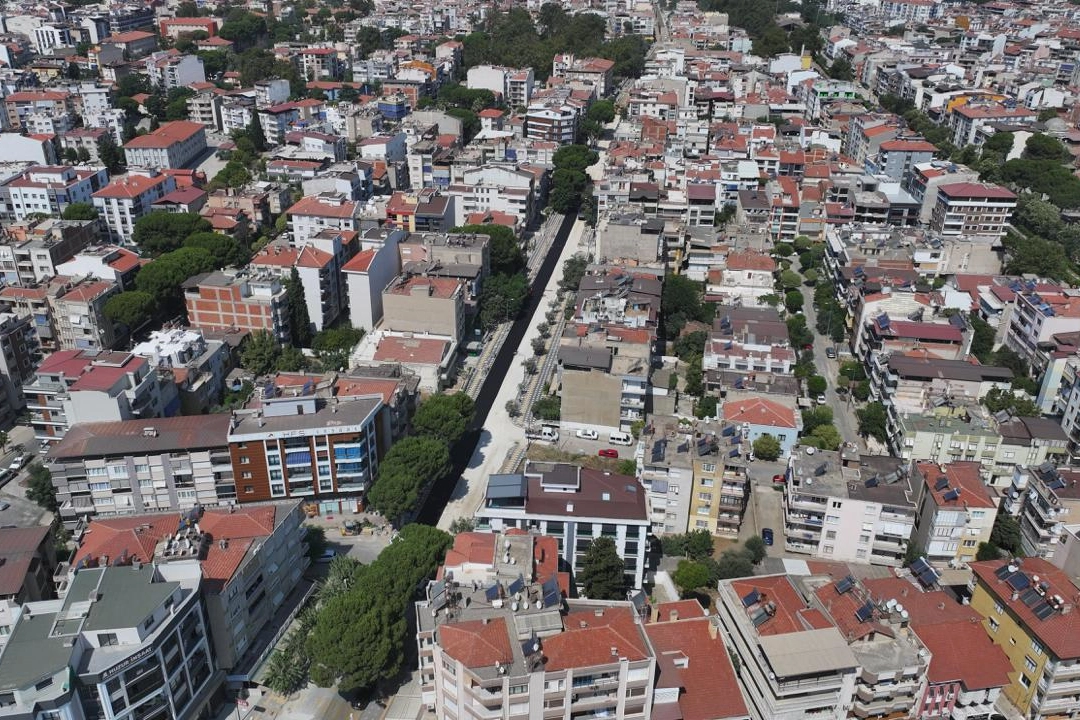 Manisa Salihli’de 4 caddeye sıcak asfalt 