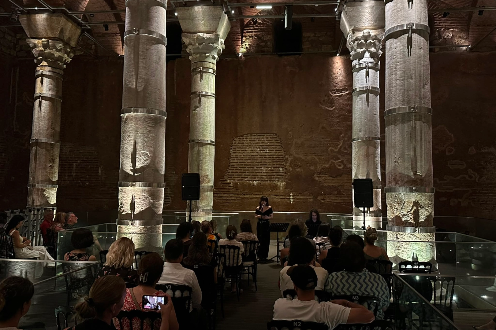 Şerefiye Sarnıcı bin 600 yıllık tarihiyle sanat ve müziğe eşlik ediyor 