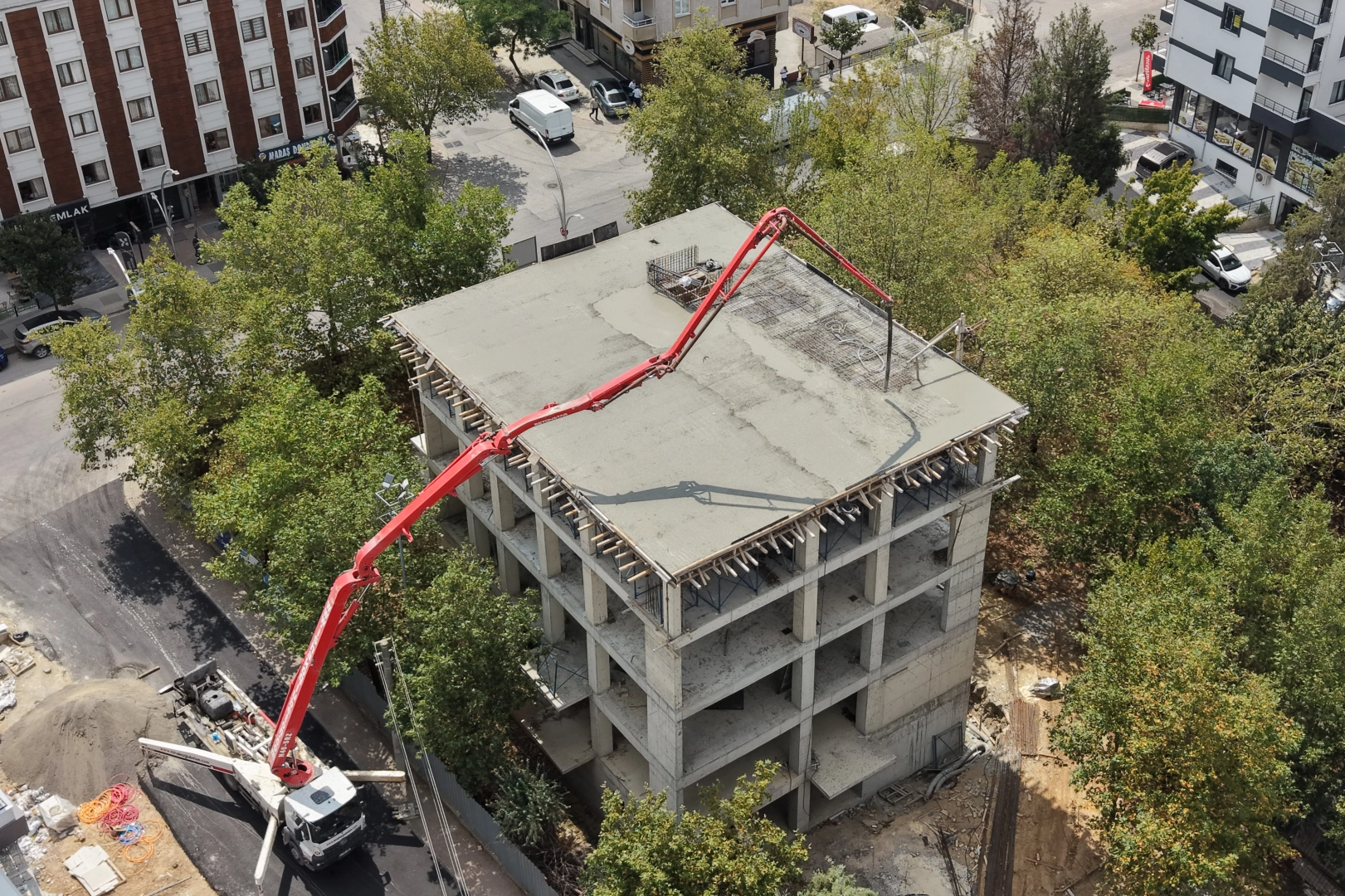 Çayırova'da yeni bilgi evi ve aile sağlığı merkezinin betonarmesi tamam 