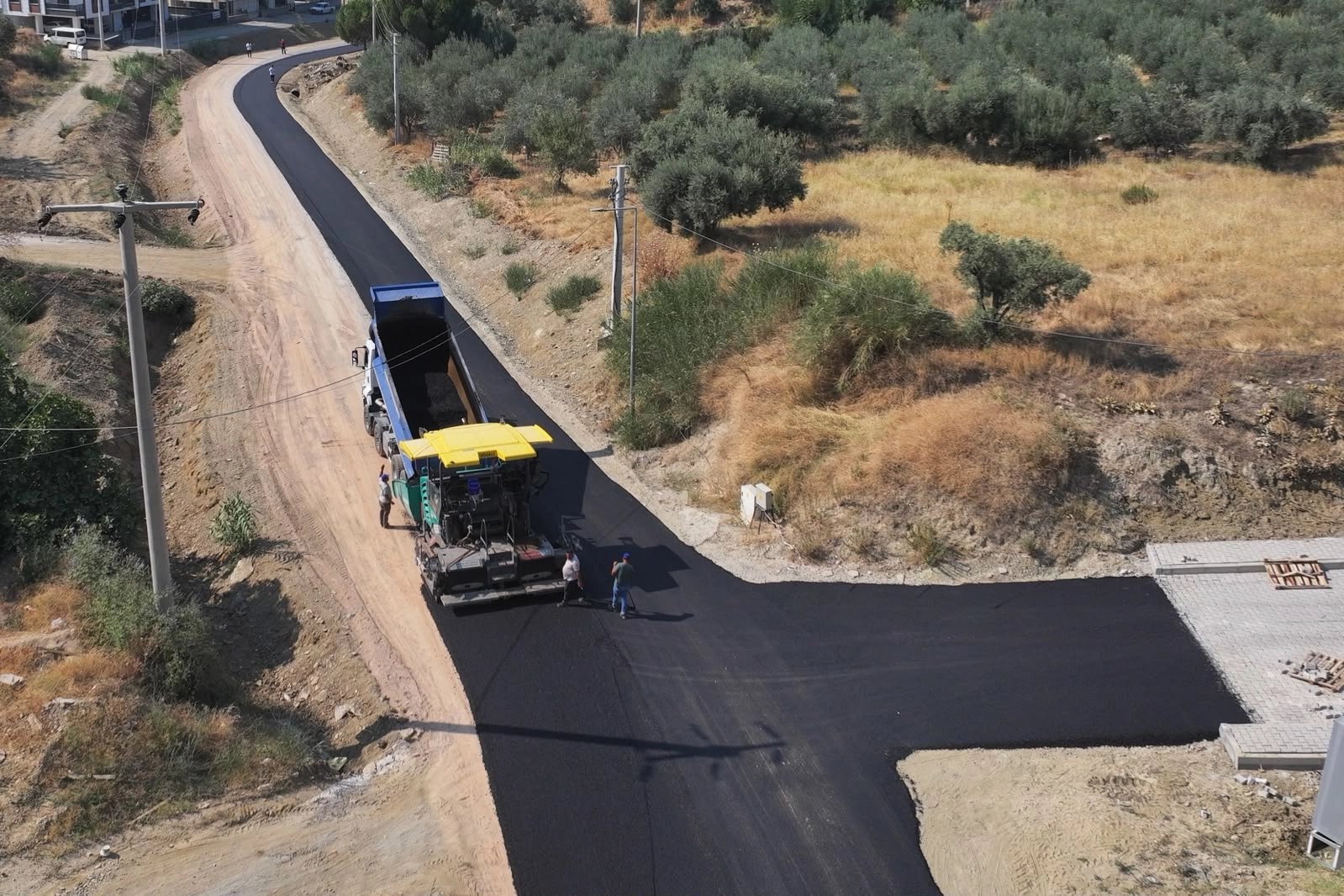 Manisa Turgutlu’nun kırsalında ulaşım konforu artıyor 