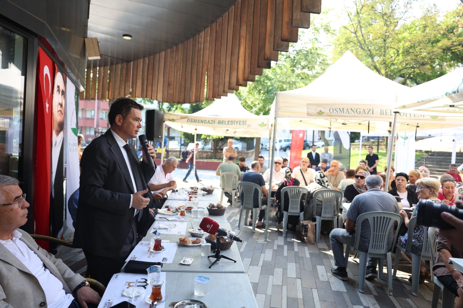 Osmangazi Belediye Başkanı Erkan Aydın Muradiyelilerin sesine kulak verdi 