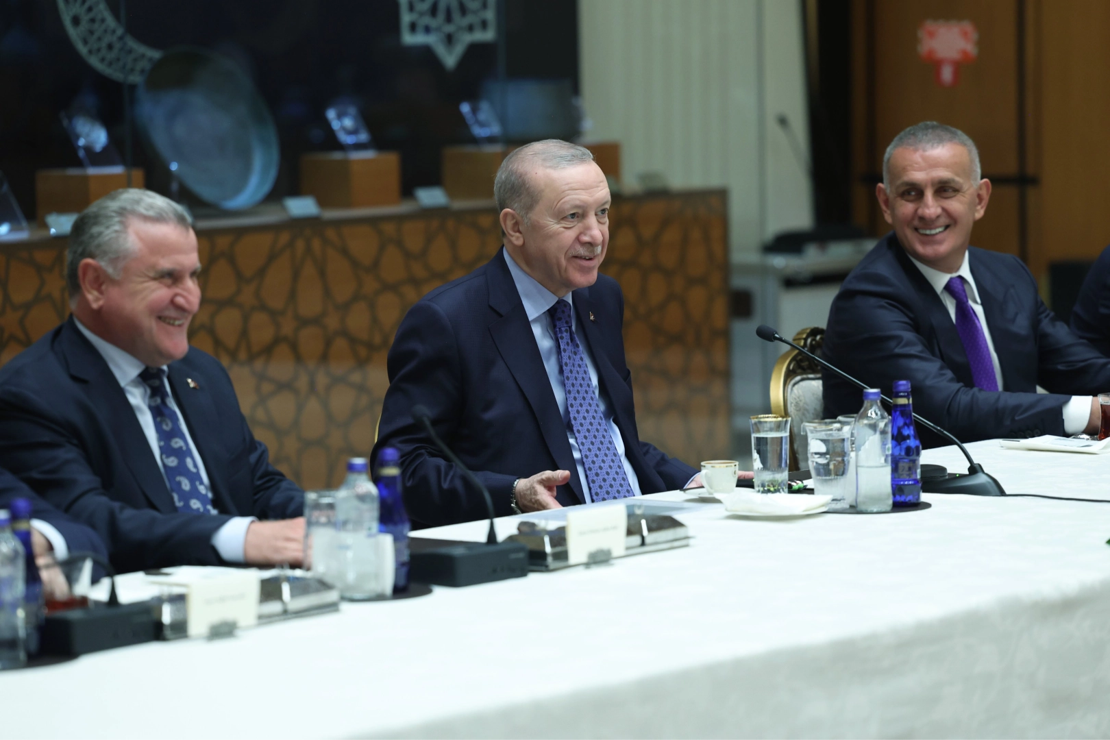 Cumhurbaşkanı Erdoğan’dan Süper Lig’e yükselen takımlara tebrik 